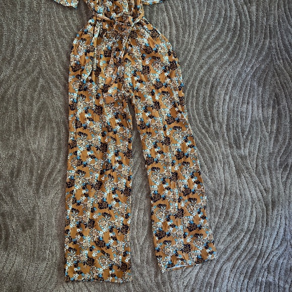 floral jumpsuit/romper - Picture 3 of 4